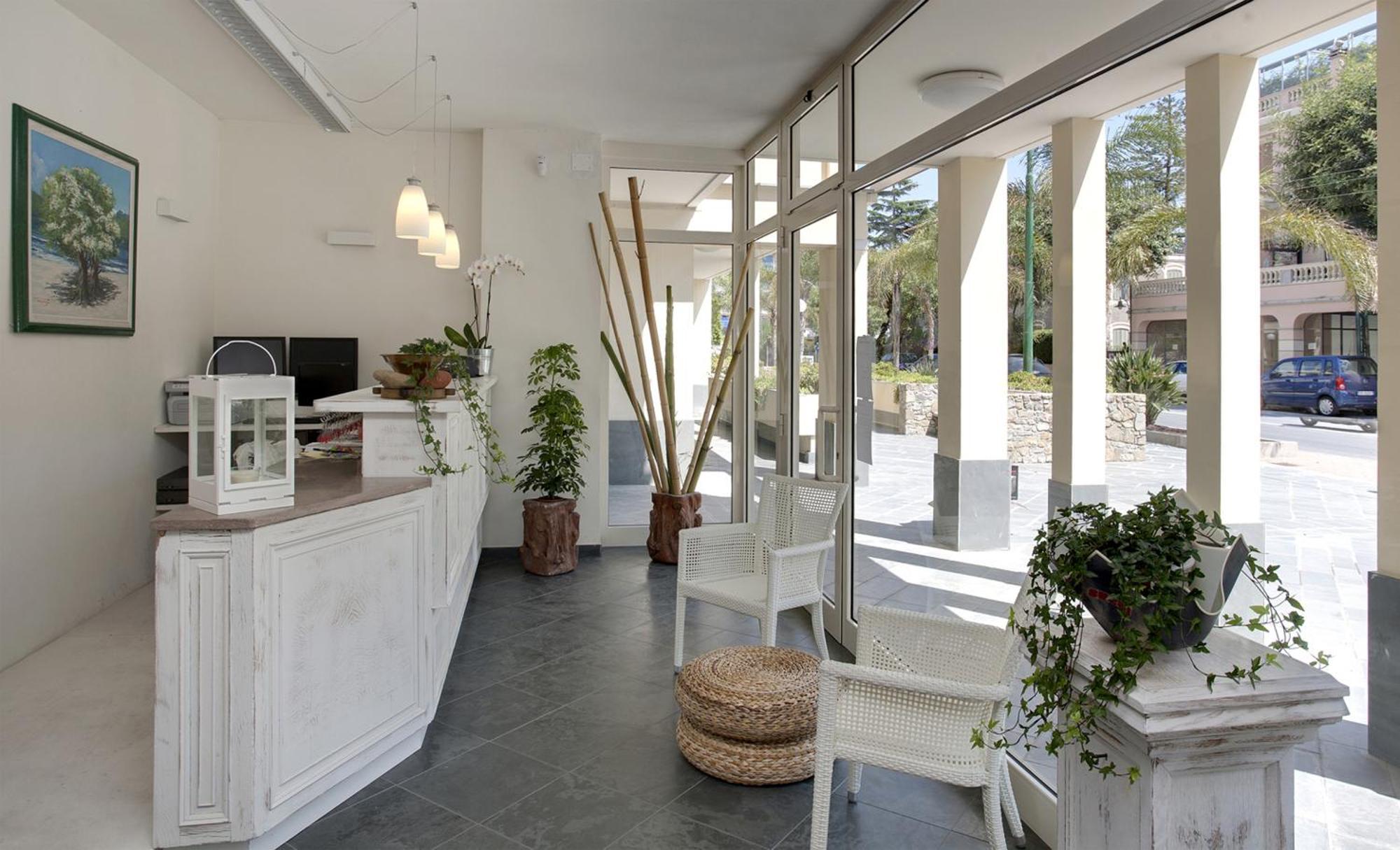Residence Dell'Angelo Ospedaletti Εξωτερικό φωτογραφία